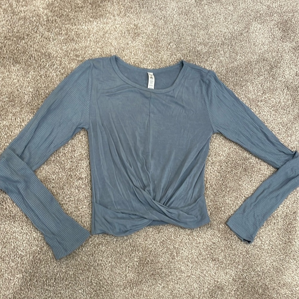 Alo yoga dusty blue knit crop
